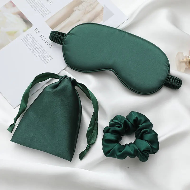 Silk Eye Sleepers Mask – the ultimate accessory for every girl who loves to catch those Z's in style and wake up feeling refreshed and rejuvenated! Crafted from luxurious silk in a variety of colors