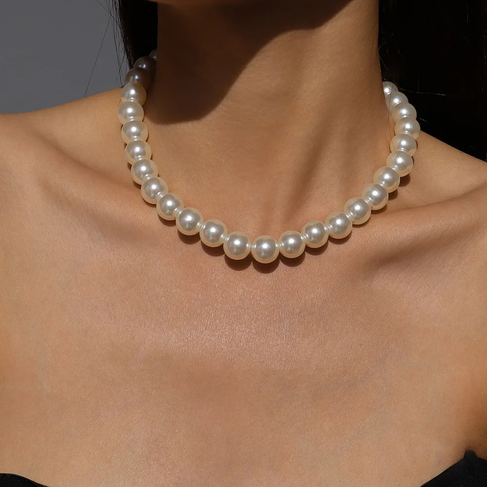 Chic Style Ribbon Choker with pearls or pendant large white pearls 