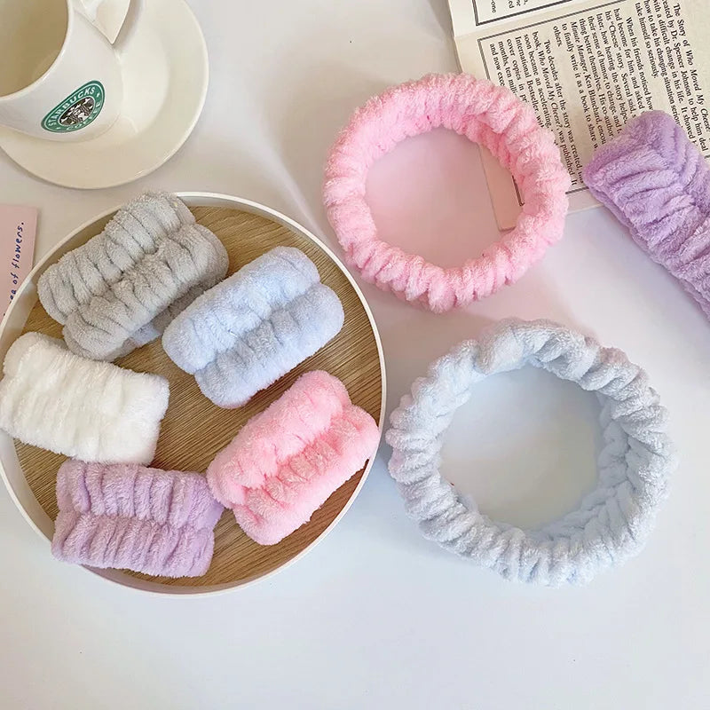 Colorful headbands used for face washing